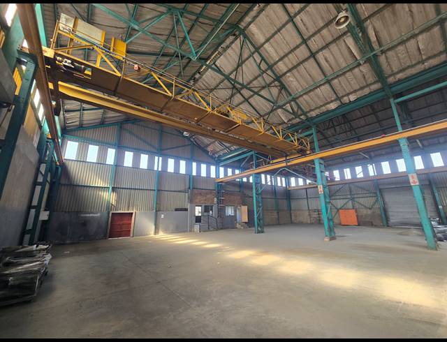 3,000M² WAREHOUSE FOR SALE IN BOKSBURG EAST